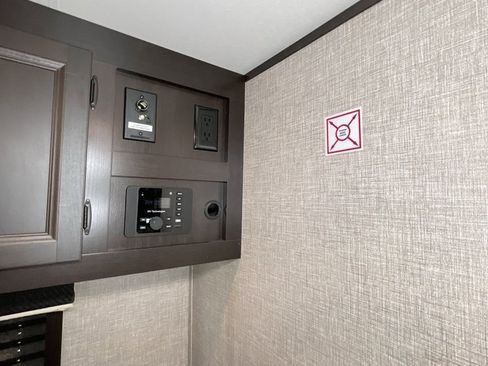 Used 2022 Ford F150 image 17