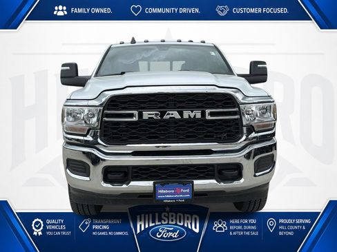Used 2024 RAM 2500 Tradesman w/ Chrome Appearance Group AWD/4WD image 2