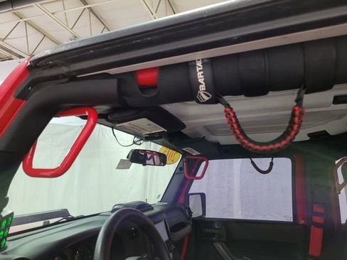 Used 2015 Jeep Wrangler Unlimited Sport image 23