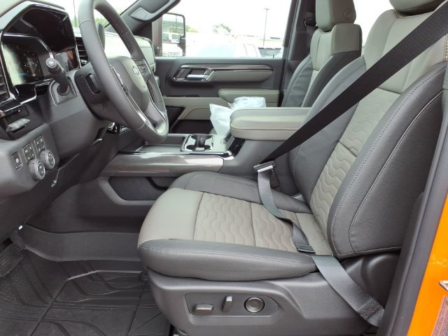 New 2026 Chevrolet Silverado 2500 ZR2 w/ LPO, Dark Essentials Package AWD/4WD image 6