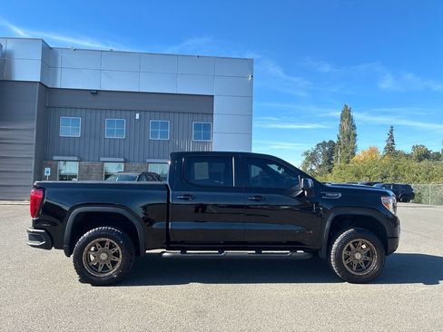 Used 2021 GMC Sierra 1500 AT4 w/ Technology Package AWD/4WD image 8