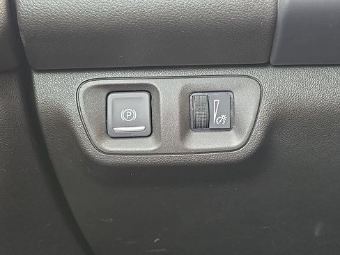 Used 2022 GMC Acadia AT4 w/ Trailering Package AWD/4WD image 29