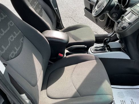 Used 2012 Kia Soul + w/ Audio Pkg FWD image 28