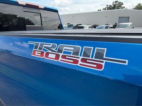 Used 2022 Chevrolet Silverado 1500 LT Trail Boss w/ LT Trail Boss Premium Package AWD/4WD image 28