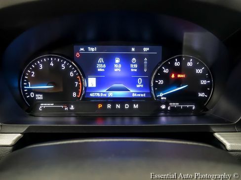 Certified 2021 Ford Explorer XLT w/ Equipment Group 202A AWD/4WD image 15
