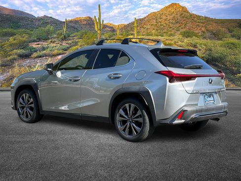 Used 2019 Lexus UX 200 image 6