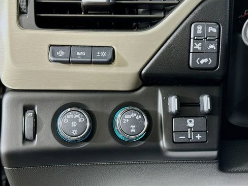 Used 2020 GMC Yukon Denali w/ Denali Ultimate Package AWD/4WD image 10