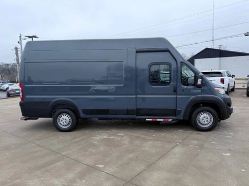 Used 2024 RAM ProMaster 3500 FWD image 2