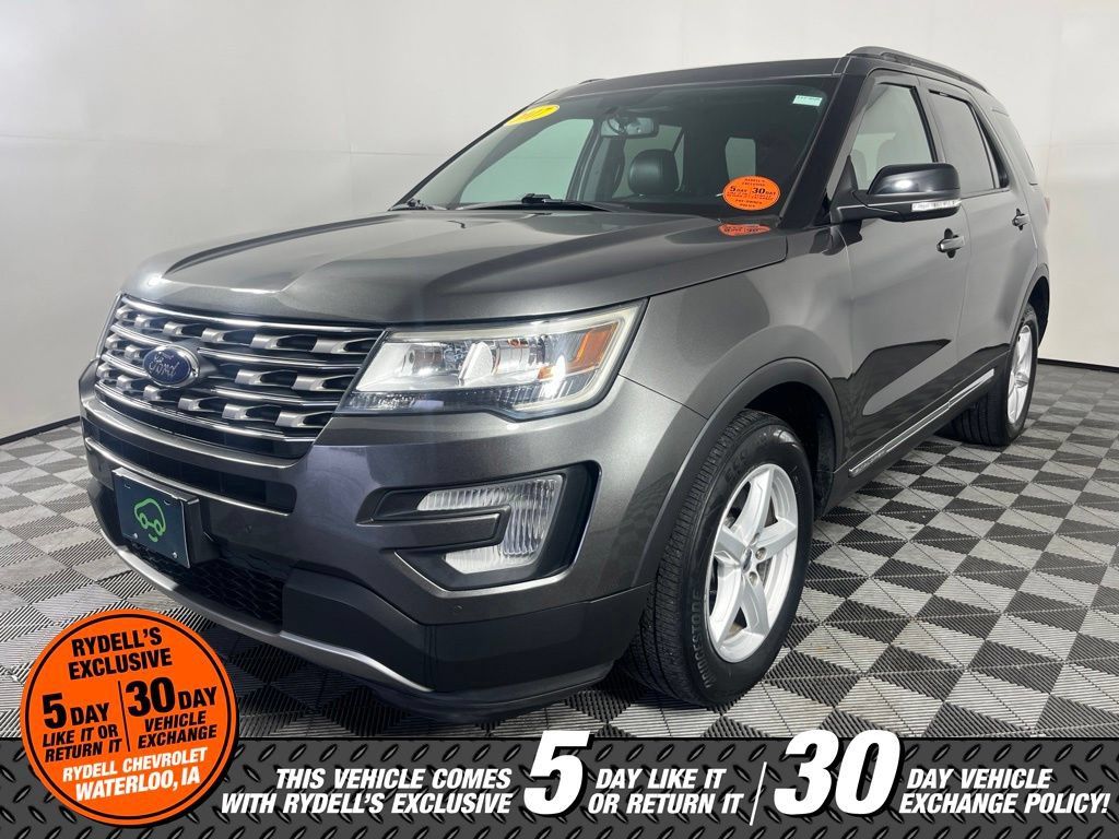 Used 2017 Ford Explorer XLT w/ Equipment Group 202A AWD/4WD image 13