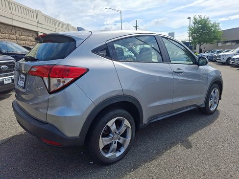 Used 2019 Honda HR-V LX image 4