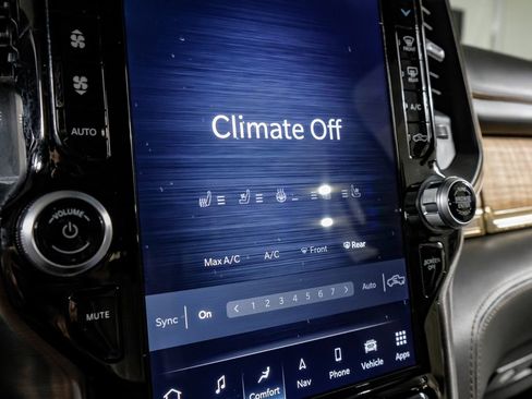 Used 2022 RAM 3500 Limited image 28