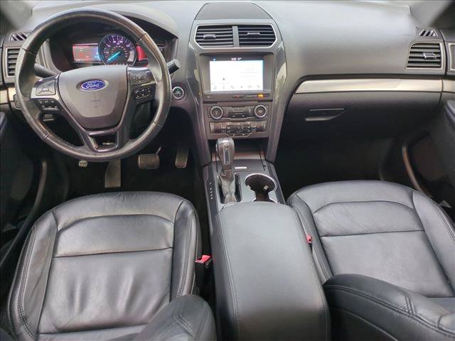 Used 2018 Ford Explorer XLT w/ Equipment Group 202A AWD/4WD image 18