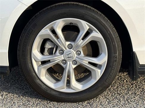 Used 2025 Honda Accord LX image 6