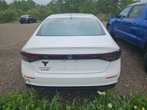 Used 2023 Honda Accord EX image 7