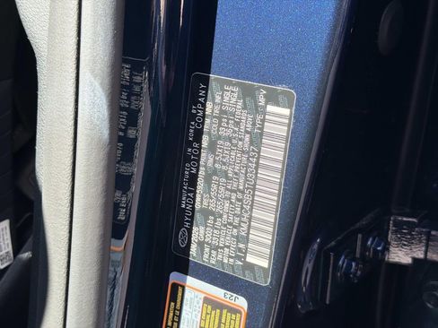 New 2026 Genesis GV80 2.5T RWD image 18