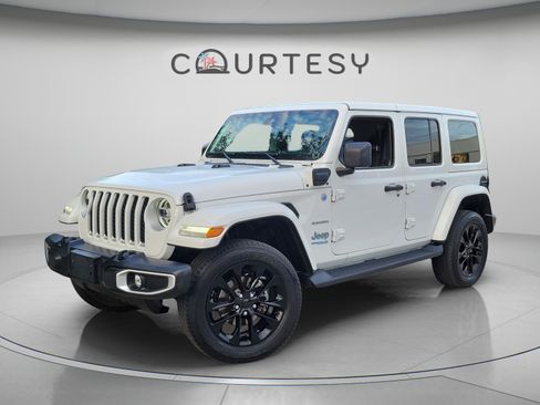 Used 2021 Jeep Wrangler Unlimited Sahara w/ Cold Weather Group AWD/4WD image 1
