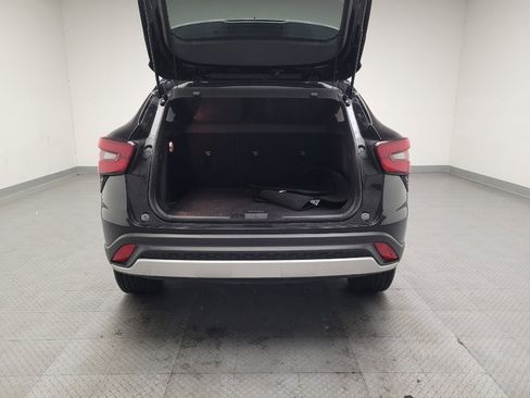 Used 2025 Chevrolet Trax LT w/ LT Convenience Package image 29