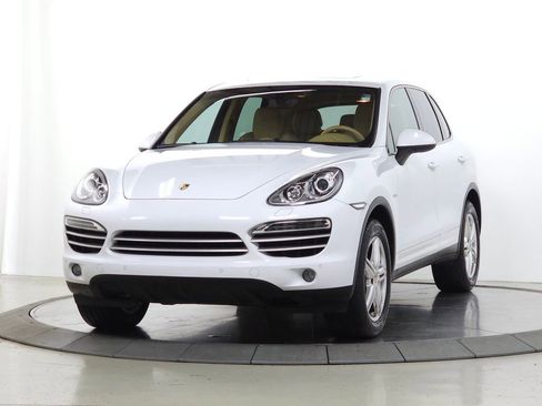 Used 2014 Porsche Cayenne Diesel Platinum Edition AWD/4WD image 3