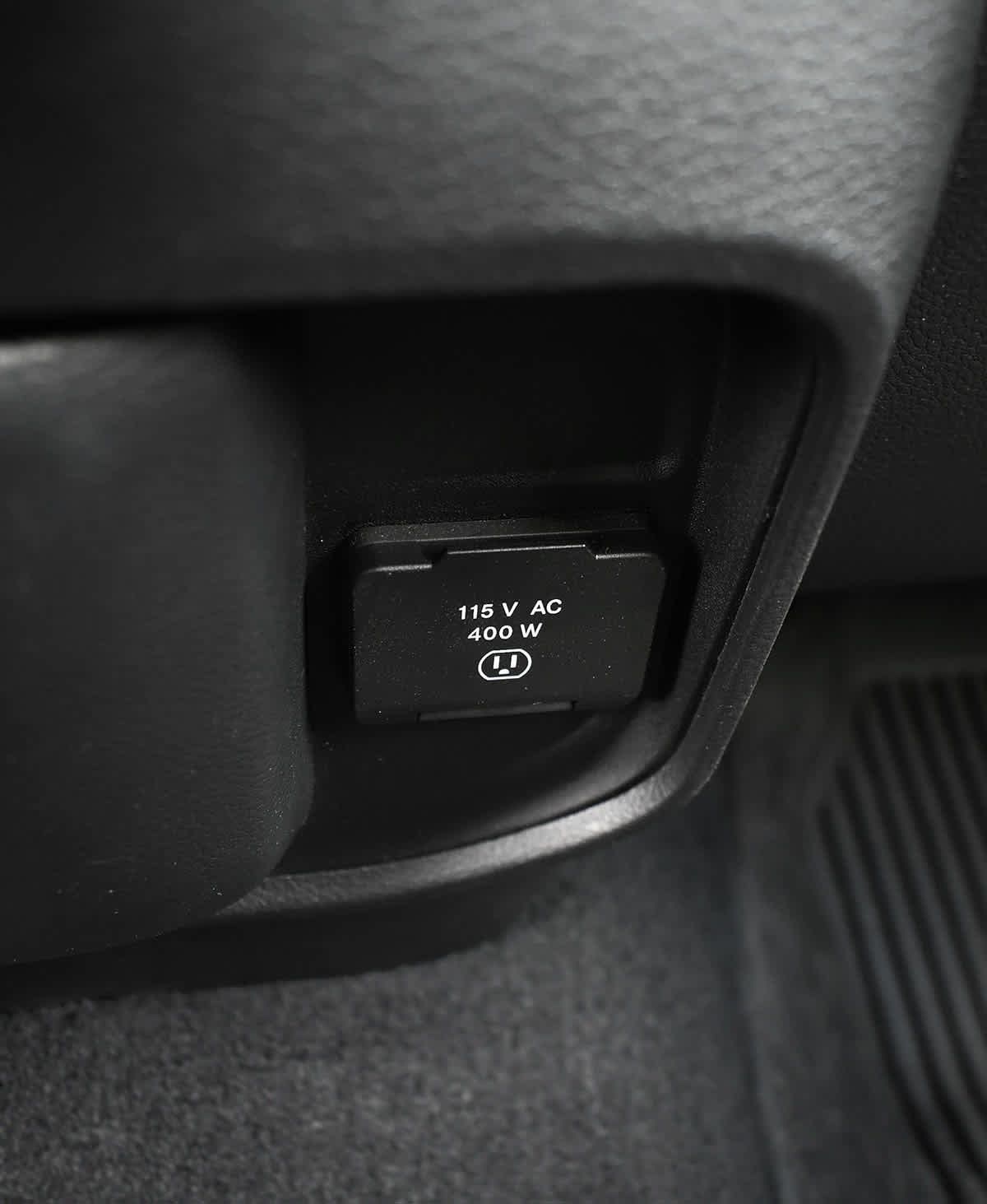 Used 2025 RAM 1500 Warlock AWD/4WD image 24