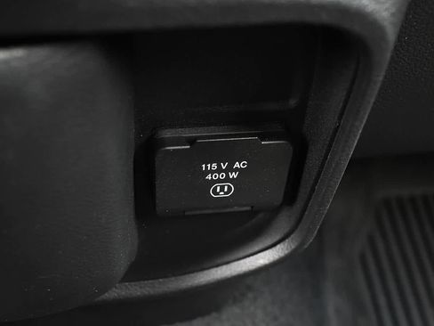 Used 2025 RAM 1500 Warlock AWD/4WD image 24