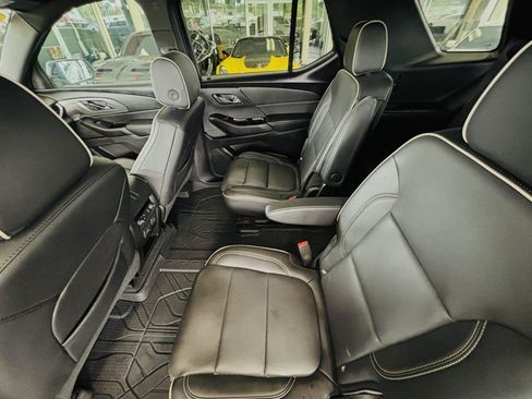 Used 2023 Chevrolet Traverse Premier w/ Redline Edition FWD image 31