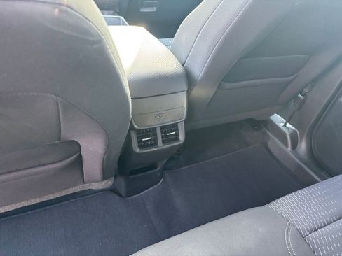 Used 2025 Chevrolet Equinox LT image 24