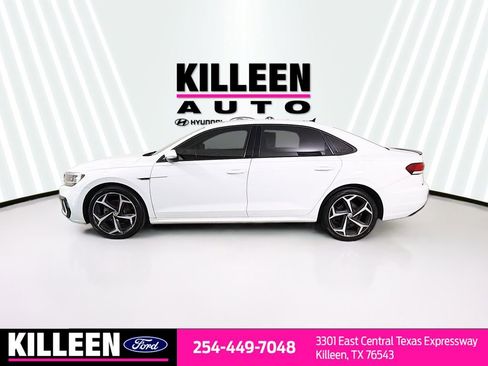 Used 2022 Volkswagen Passat 2.0T R-Line image 4