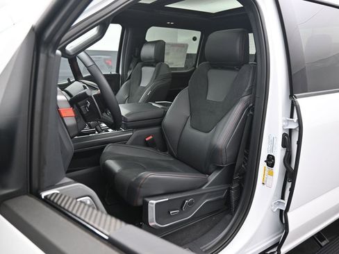 Used 2025 Ford F150 Raptor AWD/4WD image 8
