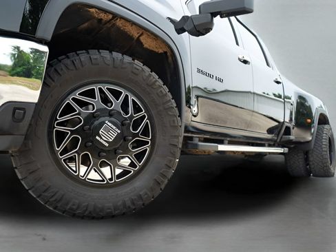 Used 2026 Chevrolet Silverado 3500 LTZ w/ LTZ Plus Package AWD/4WD image 2