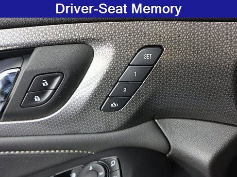 Used 2022 Chevrolet Traverse Premier image 28