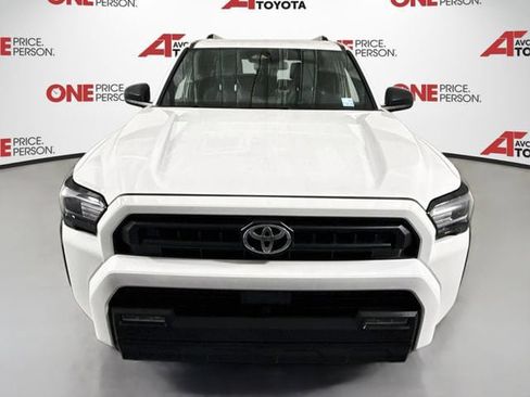 Certified 2025 Toyota 4Runner SR5 AWD/4WD image 3