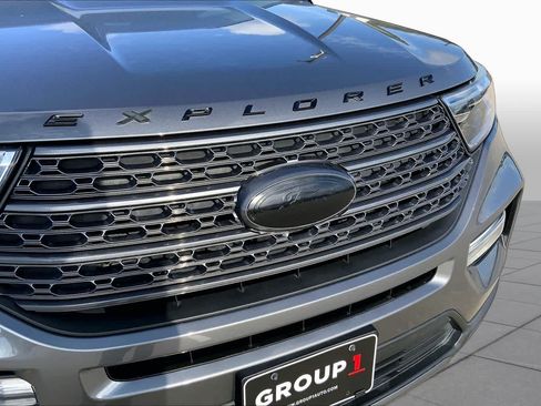 Used 2021 Ford Explorer XLT w/ Equipment Group 202A RWD image 29
