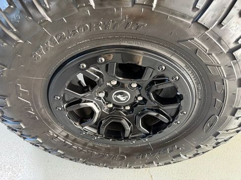 Used 2023 Ford Bronco Wildtrak image 11