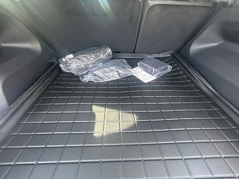 Used 2025 Volkswagen Atlas Cross Sport SEL image 45