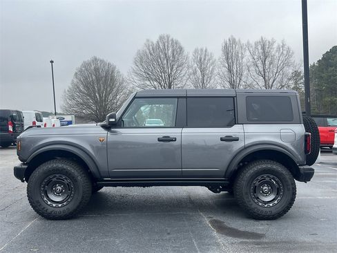 New 2025 Ford Bronco Badlands image 24