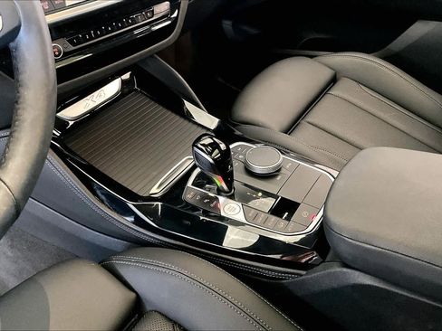 Used 2024 BMW X4 xDrive30i image 17