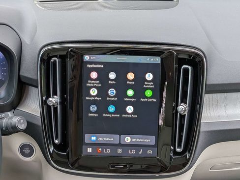 Certified 2026 Volvo XC40 B5 Plus AWD/4WD image 18