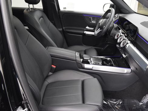 Used 2023 Mercedes-Benz GLB 250 image 16