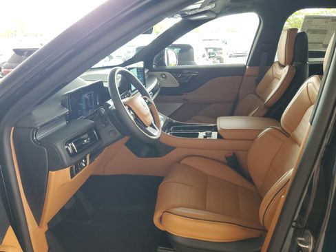 New 2026 Lincoln Aviator Black Label w/ Dynamic Handling Package AWD/4WD image 11