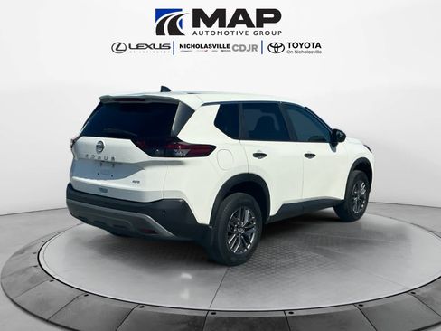 Used 2023 Nissan Rogue S AWD/4WD image 5