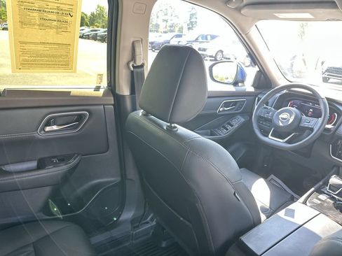 Used 2023 Nissan Rogue Platinum w/ Platinum Premium Package FWD image 15