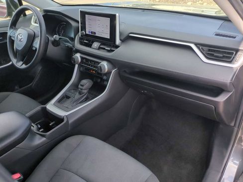 Used 2024 Toyota RAV4 XLE FWD image 28