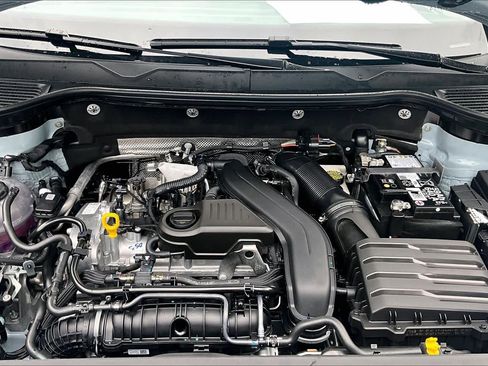 New 2026 Volkswagen Taos SE FWD image 16