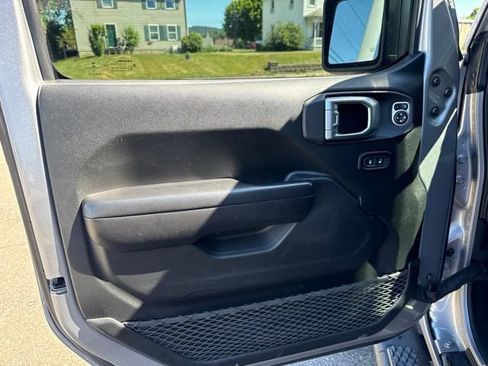 Used 2020 Jeep Gladiator Sport w/ Quick Order Package 24S AWD/4WD image 15