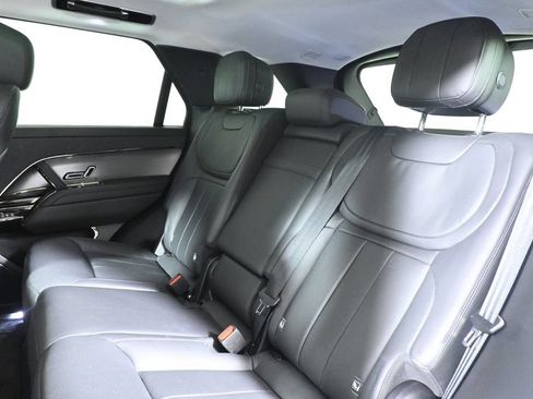 Used 2024 Land Rover Range Rover Sport SE AWD/4WD image 4