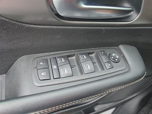 Used 2025 Chrysler Pacifica Select FWD image 25
