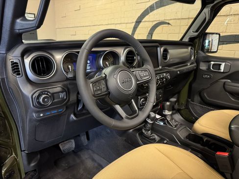 Used 2023 Jeep Wrangler Unlimited w/ Sun & Screen Package AWD/4WD image 41