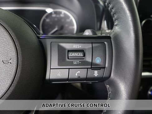 Used 2023 Nissan Pathfinder SL w/ Black Appearance Package AWD/4WD image 4