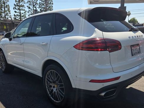 Used 2017 Porsche Cayenne AWD/4WD image 23