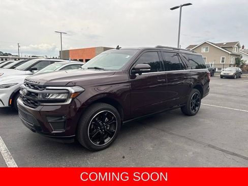 Used 2023 Ford Expedition Max Limited AWD/4WD image 3